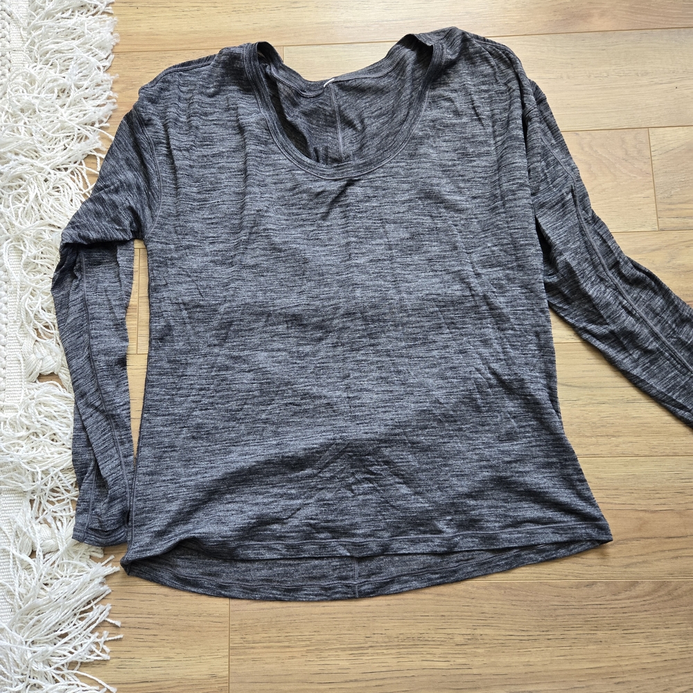 Lululemon Athletica Gray Long Sleeve Tee